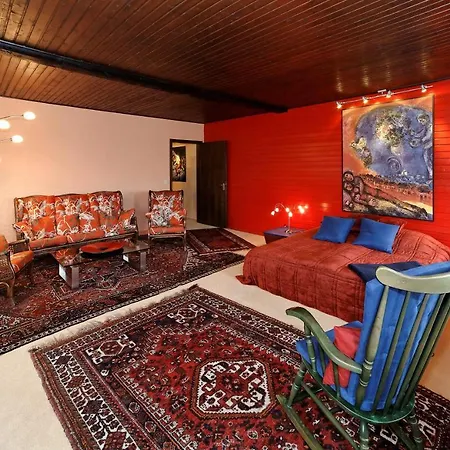 Grosse Chagall Am Duschlberg - Dreilaendereck Apartment